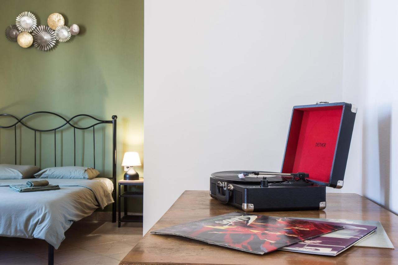 Apartment Niochori Heritage: The Pianist