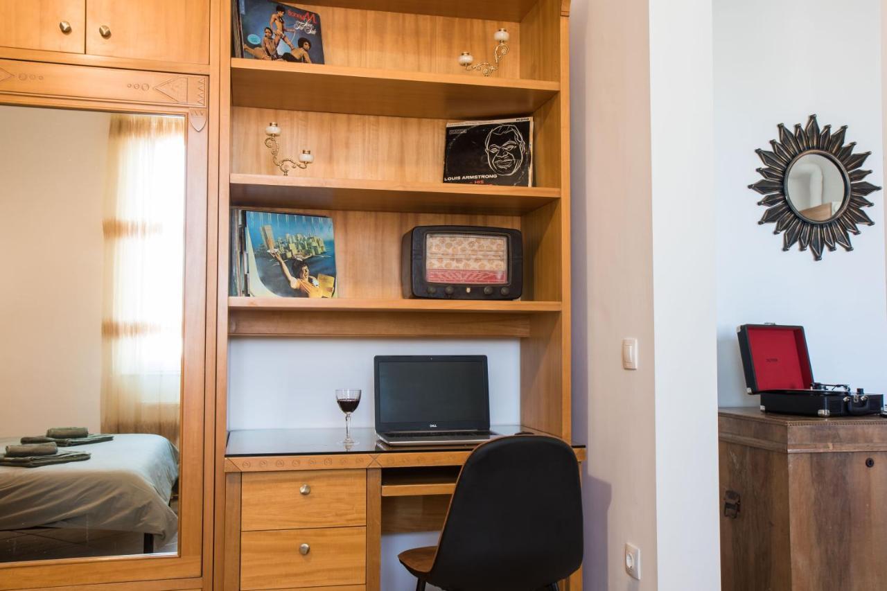 Apartment Niochori Heritage: The Pianist *