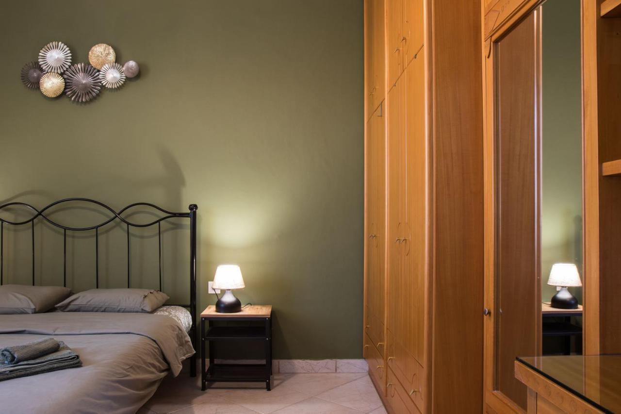 Apartment Niochori Heritage: The Pianist